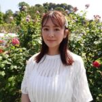 由真