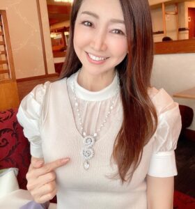 実那子
