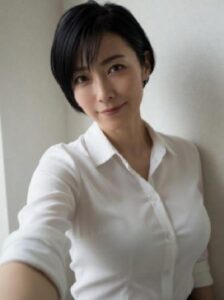 紀子、生き遅れ。43歳