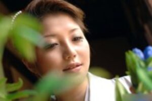 ［旅館女将］百合子