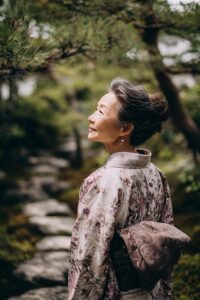 鳩村 絹江